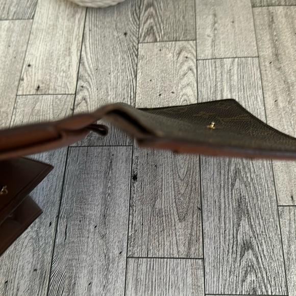 Louis Vuitton Monogram Authentic - Picture 8 of 16
